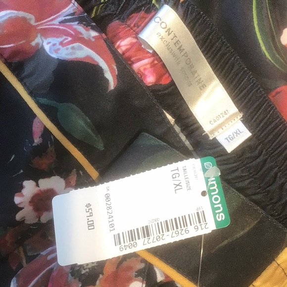 Simons Contemporaine navy with flower print jogger style pants, size XL. - Picture 4 of 5